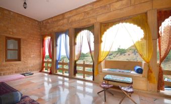 Desert Moon - Housity