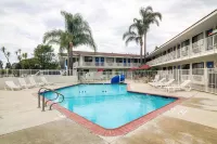 Motel 6 Camarillo, CA - Uima-altaat