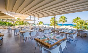 Vrissaki Beach Hotel - Housity