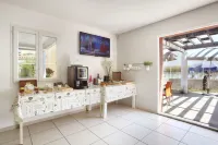 Terres de France - Résidence de la Cabre d'Or Hotels in Bouc-Bel-Air