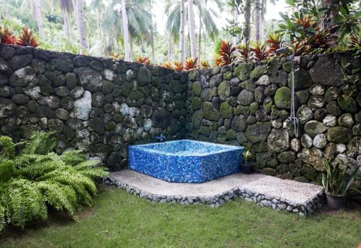 돌라로그 비치 리조트의 풀사이드 바 전경