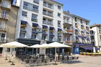Hôtel le Square Hotels in Lascelle