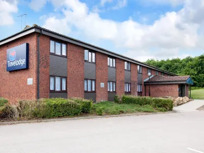 Travelodge Ipswich Stowmarket Отели рядом с достопримечательностью «Бейонд Уолл»