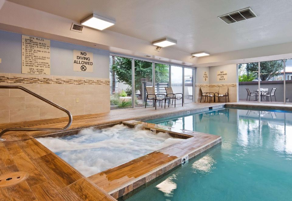 Best Western Plus Peak Vista Inn and SuitesOver view