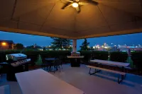 Sonesta Simply Suites Pittsburgh Airport Hotels in Allegheny County