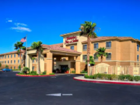 ハンプトン イン & スイーツ パームデール パームデールのホテル