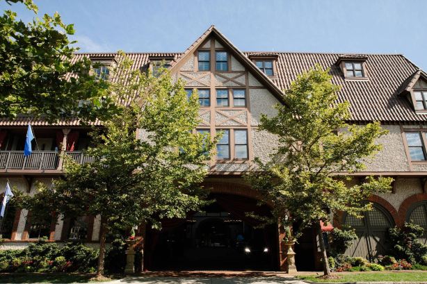 Grand Bohemian Lodge Asheville, Autograph Collection