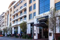 Royal Palm Hotel Hotel dekat Gateway Theatre Of Shopping