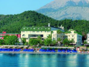 L'Ancora Beach Hotel