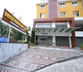 Meenakshi Inn Hotels near Venkateshwara Swamy Temple Pushkarani