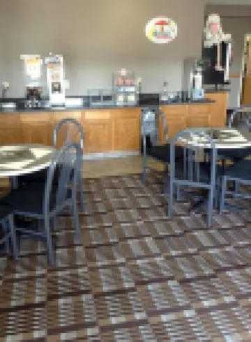 卡羅爾東速8酒店 卡羅爾酒店