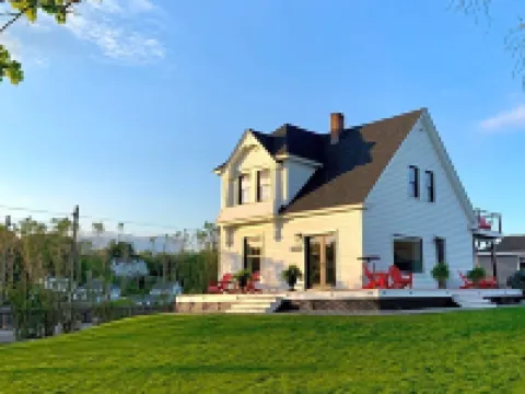 Harbor View Landing Hotels in Groton