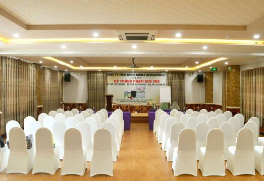 3. 꼰 크엉 리조트..