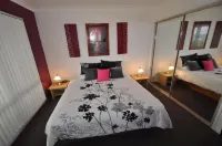 Beachfront Apartments - Boutique