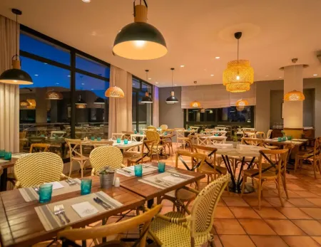 Hotel Fuerte Grazalema Отели в г. Альгодоналес