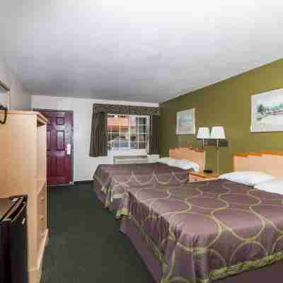 Super 8 by Wyndham Visalia Rooms