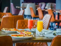 فندق فوجو جراند - سابقا افضل ويسترن بلس المدينة الأكاديمية Hotels near العوير