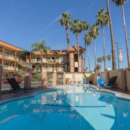Super 8 by Wyndham Anaheim/Disneyland Drive
