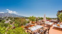 Molo Luxury Suites Puerto Banus - Mountain view