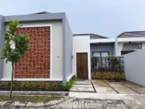 Villa Ubud Anyer - Villa Mungil 2 Br Hoteles en Anyar