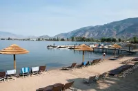 Walnut Beach Resort - Beach