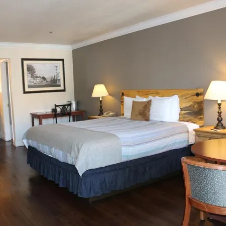 Historian Inn