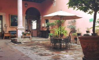 Casa Eugenia Hotel - Housity
