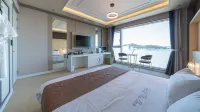 Hotel the One