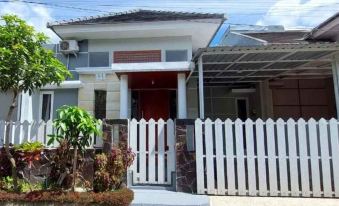 Rumah Singgah Asri Malang - Homestay Syariah