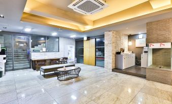 Seomyeon Hound Hotel 1st Street - Housity