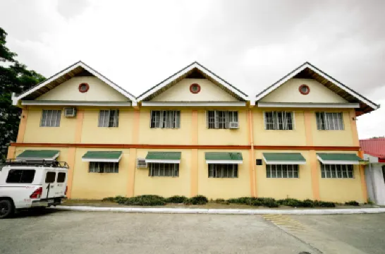 Pallet Homes - Ledesco Hoteles cerca de Catedral Jaro