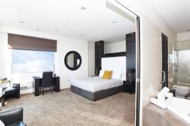 Kelvin Hotel