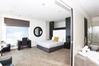 Kelvin Hotel Hotels near ILT Stadium Southland