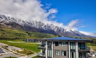 Holiday Inn Queenstown Remarkables Park, an IHG Hotel