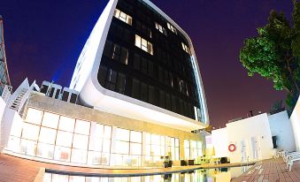 Hotel Ekuikui I - Housity