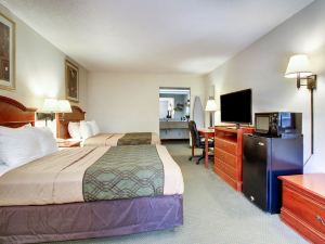 Econo Lodge Inn & Suites Gulfport