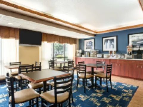 Days Inn by Wyndham Fargo Hotels in Cass County