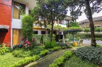 Kencana Hotel Hôtels à : Bandungan