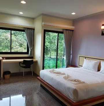 ห้องดีลักซ์ เตียงใหญ่ 1 เตียง