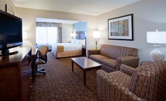 Holiday Inn Express & Suites ST. Cloud
