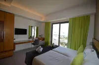 Pefkos Beach Studios & Apartments - parking