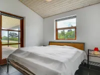 "Roope" - 50m from the Sea Hotels in Storvorde