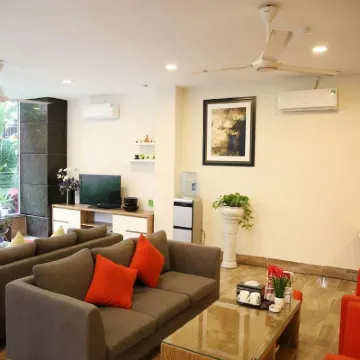 V House 5 Serviced Apartment Hotels near My Dinh National Stadium
