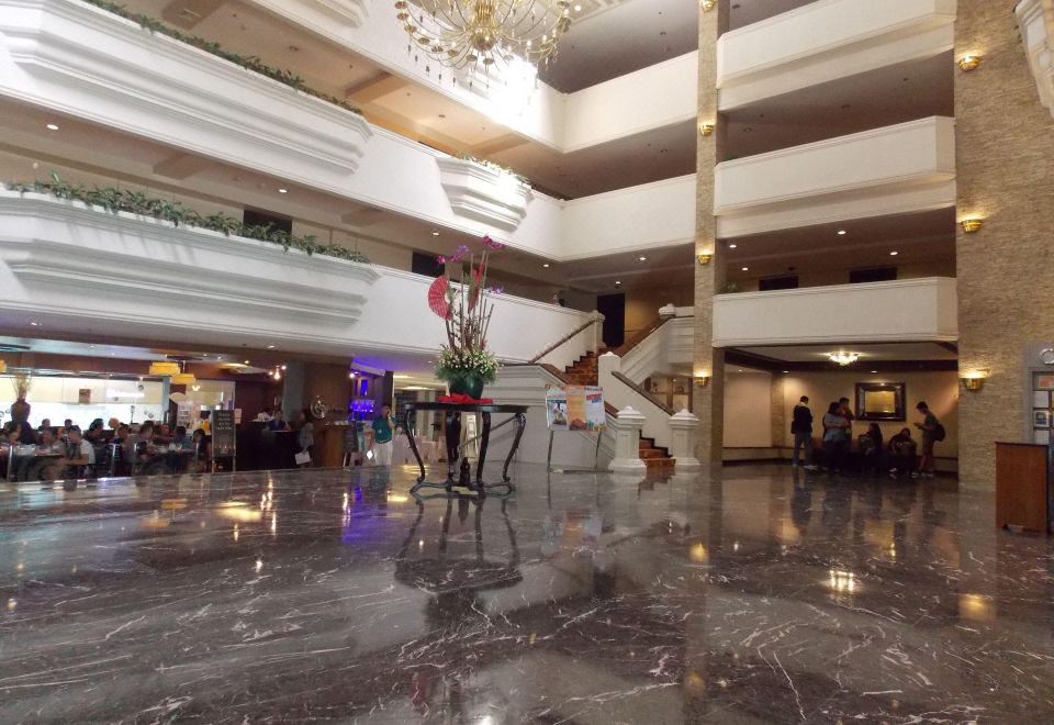 세다 캐피틀 센트럴 호텔 수영장