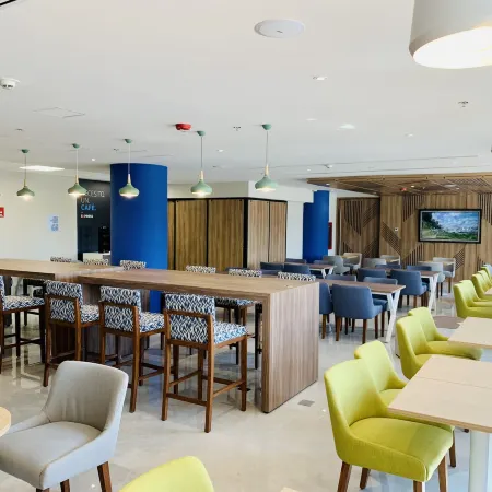 Holiday Inn Express GUADALAJARA VALLARTA PONIENTE by IHG Отели рядом с достопримечательностью «Стадион «3 марта»»