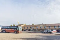 Super 8 by Wyndham LaGrande Hotels near Quinn Coliseum