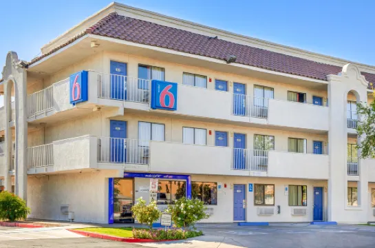 Motel 6 Phoenix, AZ - West