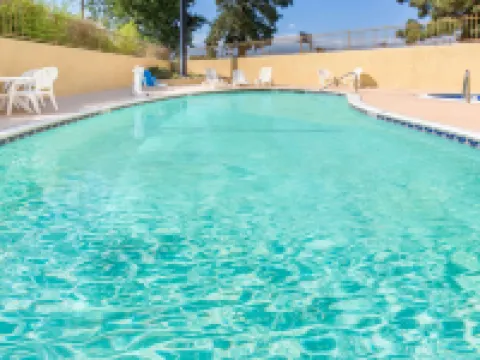 Ramada by Wyndham Ontario Hotels in Ontario