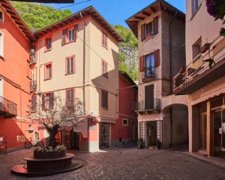 Cris House Hotels in Porlezza