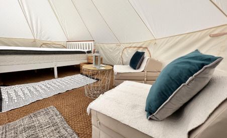 Spacious Bell Tent at Herigerbi Park, Lincolnshire - Housity